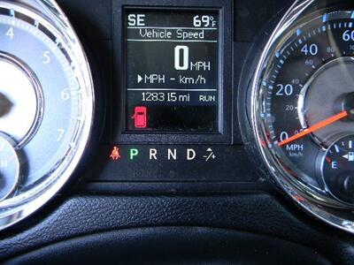 2012 Chrysler Town and Country Touring  25 MPG - Photo 18 - Joliet, IL 60436