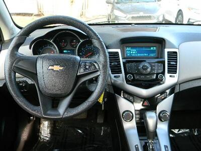 2014 Chevrolet Cruze LS Auto  35 MPG - Photo 13 - Joliet, IL 60436