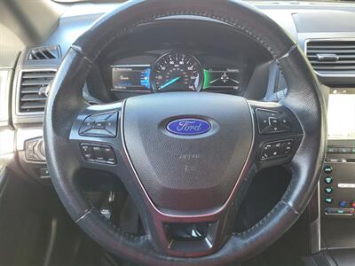 2017 Ford Explorer Limited  25 MPG - Photo 16 - Joliet, IL 60436