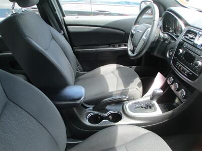 2013 Chrysler 200 Touring   - Photo 7 - Edison, NJ 08817