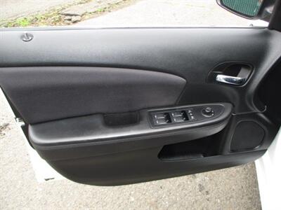 2013 Chrysler 200 LX   - Photo 25 - Edison, NJ 08817