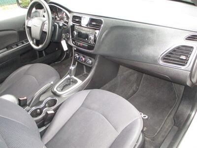 2013 Chrysler 200 LX   - Photo 16 - Edison, NJ 08817