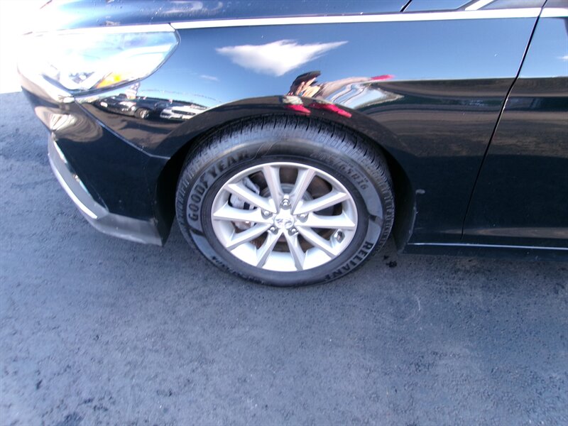 2018 Hyundai SONATA SE  