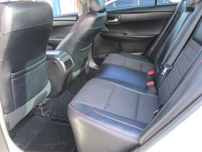 2016 Toyota Camry SE   - Photo 16 - Bell, CA 90201