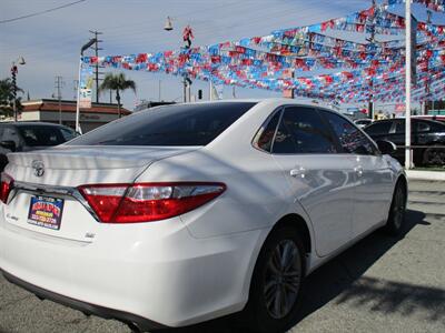 2016 Toyota Camry SE   - Photo 6 - Bell, CA 90201