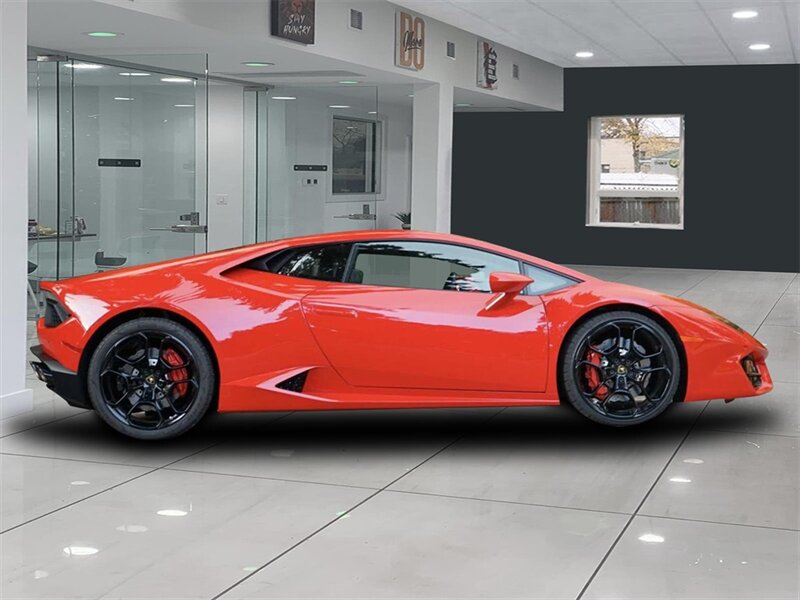 2019 Lamborghini Huracan LP580-2 photo