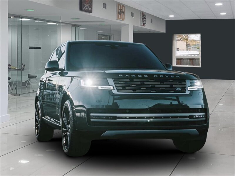 2023 Land Rover Range Rover SE photo