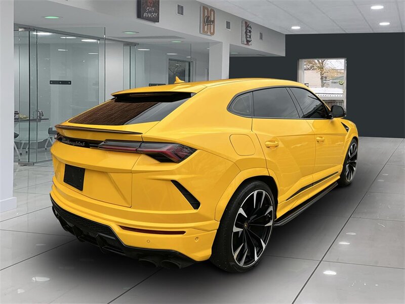 2019 Lamborghini Urus photo