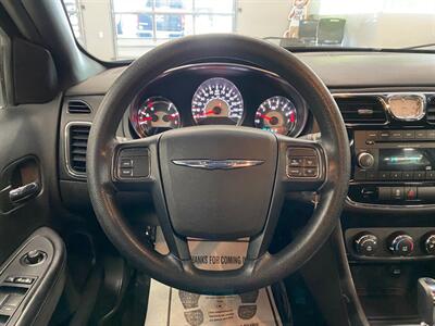 2014 Chrysler 200 LX   - Photo 27 - Grand Rapids, MI 49504