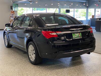 2014 Chrysler 200 LX   - Photo 6 - Grand Rapids, MI 49504