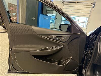 2023 Chevrolet Malibu RS - Photo 13 - Grand Rapids, MI 49504