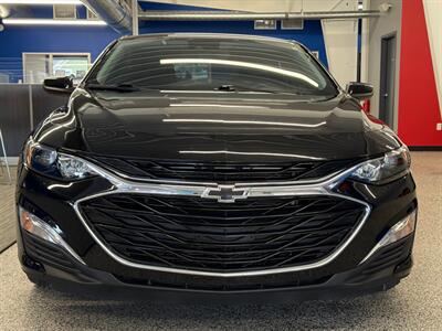 2023 Chevrolet Malibu RS - Photo 2 - Grand Rapids, MI 49504