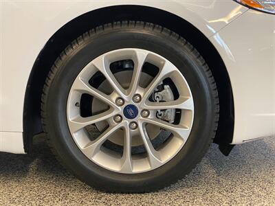 2020 Ford Fusion SE   - Photo 9 - Grand Rapids, MI 49504