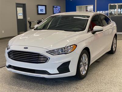 2020 Ford Fusion SE   - Photo 2 - Grand Rapids, MI 49504