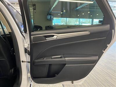 2020 Ford Fusion SE   - Photo 14 - Grand Rapids, MI 49504