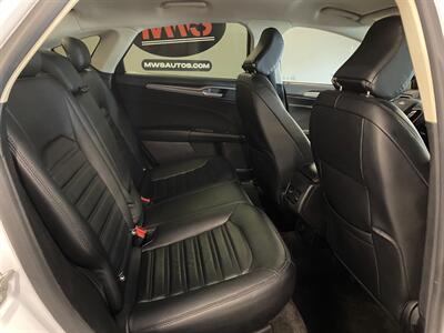 2020 Ford Fusion SE   - Photo 13 - Grand Rapids, MI 49504