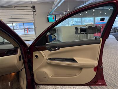 2011 Chevrolet Impala LT   - Photo 10 - Grand Rapids, MI 49504