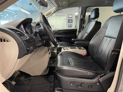 2013 Chrysler Town and Country Touring   - Photo 25 - Grand Rapids, MI 49504