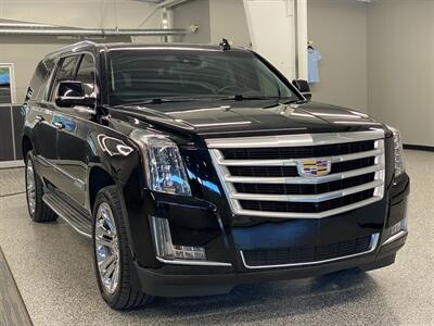 2016 Cadillac Escalade ESV Luxury Collection   - Photo 2 - Grand Rapids, MI 49504