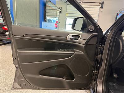 2019 Jeep Grand Cherokee Laredo   - Photo 24 - Grand Rapids, MI 49504