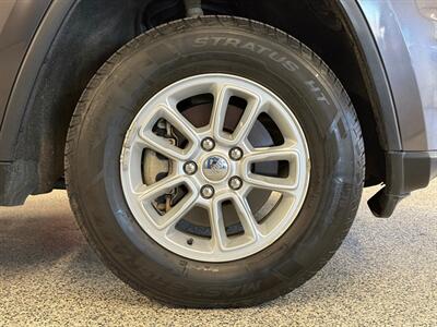 2019 Jeep Grand Cherokee Laredo   - Photo 9 - Grand Rapids, MI 49504