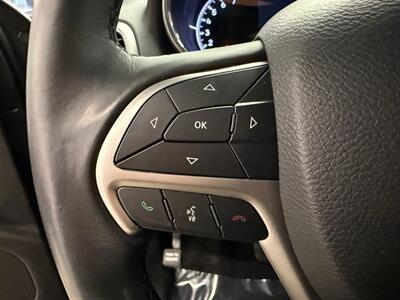 2019 Jeep Grand Cherokee Laredo   - Photo 36 - Grand Rapids, MI 49504