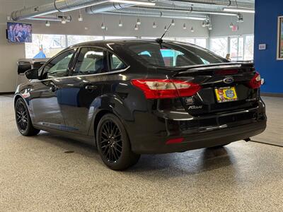 2014 Ford Focus Titanium   - Photo 5 - Grand Rapids, MI 49504