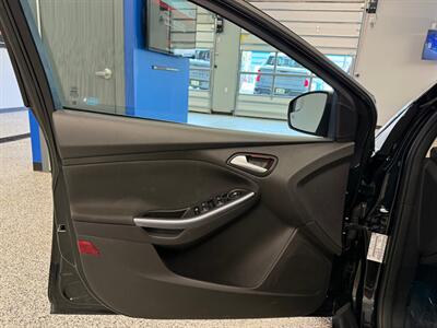 2014 Ford Focus Titanium   - Photo 23 - Grand Rapids, MI 49504