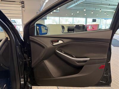 2014 Ford Focus Titanium   - Photo 11 - Grand Rapids, MI 49504