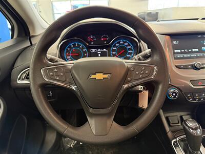 2017 Chevrolet Cruze LT Auto   - Photo 29 - Grand Rapids, MI 49504