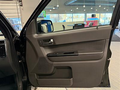 2011 Ford Escape Limited   - Photo 12 - Grand Rapids, MI 49504
