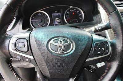 2015 Toyota Camry SE   - Photo 16 - Vista, CA 92084