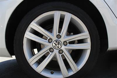 2017 Volkswagen Jetta 1.8T SEL   - Photo 18 - Vista, CA 92084