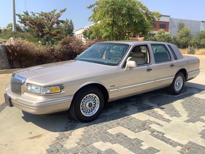 1997 Lincoln Town Car Executive   - Photo 1 - Escondido, CA 92029