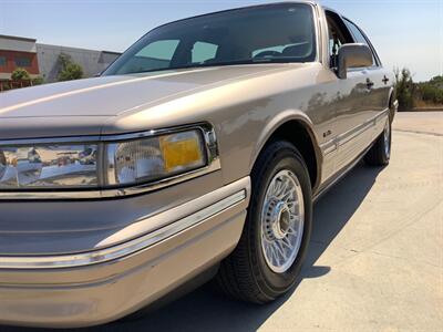 1997 Lincoln Town Car Executive   - Photo 12 - Escondido, CA 92029