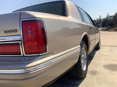 1997 Lincoln Town Car Executive   - Photo 16 - Escondido, CA 92029