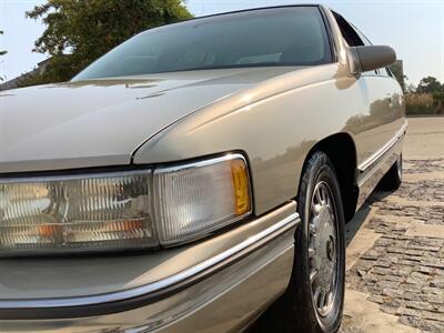 1996 Cadillac DeVille   - Photo 10 - Escondido, CA 92029