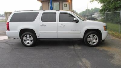 2008 Chevrolet Suburban LT 1500   - Photo 1 - Carrollton, KY 41008