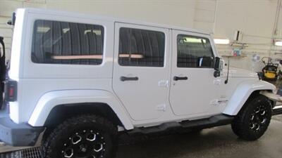 2012 Jeep Wrangler Unlimited Sahara   - Photo 1 - Carrollton, KY 41008