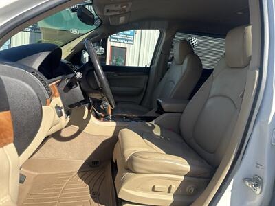 2009 Saturn Outlook XR   - Photo 3 - Pittsburg, CA 94565-2812