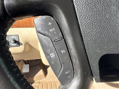 2009 Saturn Outlook XR   - Photo 5 - Pittsburg, CA 94565-2812