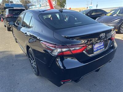 2024 Toyota Camry SE   - Photo 16 - Pittsburg, CA 94565-2812