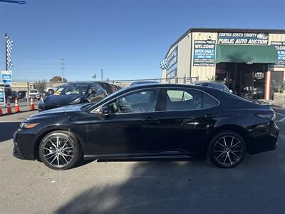 2024 Toyota Camry SE   - Photo 4 - Pittsburg, CA 94565-2812