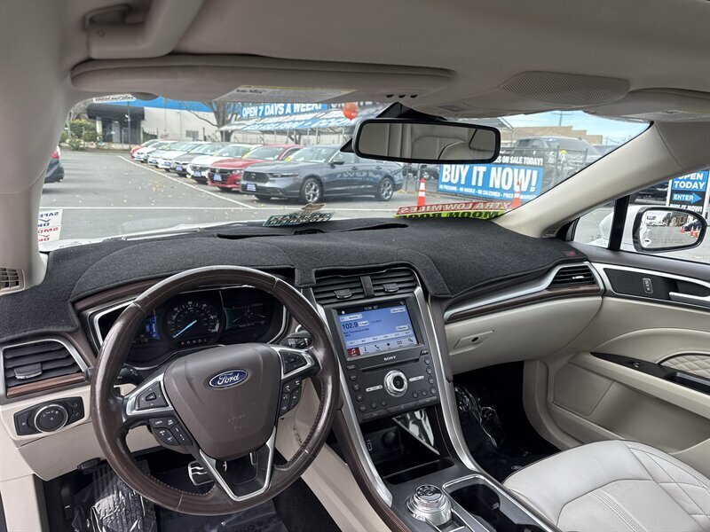 2017 Ford Fusion Hybrid Platinum  