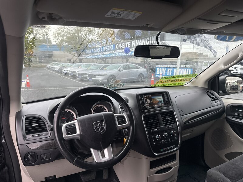 2017 Dodge Grand Caravan SE  