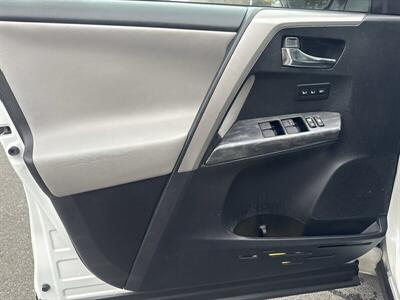 2017 Toyota RAV4 Platinum   - Photo 14 - Pittsburg, CA 94565-2812