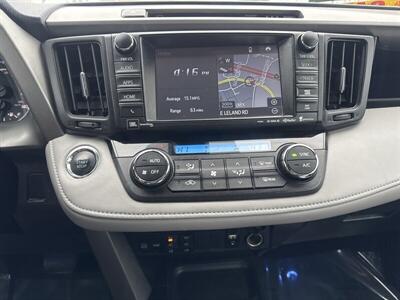 2017 Toyota RAV4 Platinum   - Photo 9 - Pittsburg, CA 94565-2812