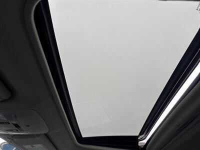 2017 Toyota RAV4 Platinum   - Photo 13 - Pittsburg, CA 94565-2812