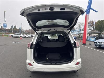 2017 Toyota RAV4 Platinum   - Photo 21 - Pittsburg, CA 94565-2812