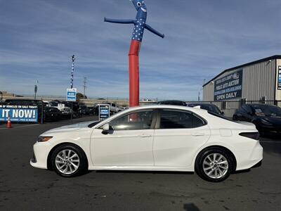 2024 Toyota Camry LE   - Photo 14 - Pittsburg, CA 94565-2812